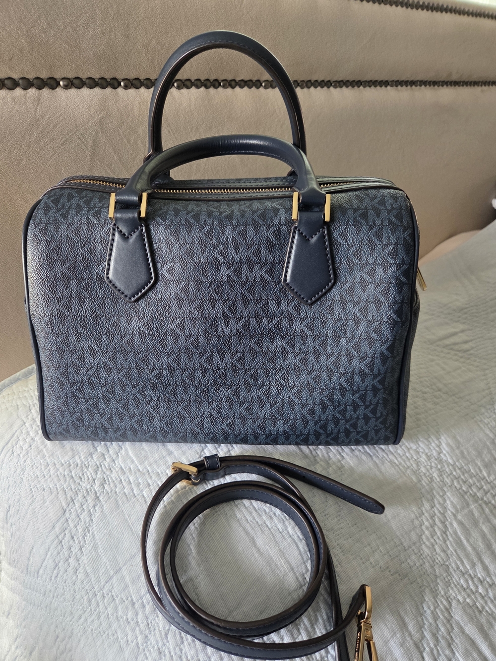Michael Kors Bedford Duffle Satchel Admiral Navy Signature - Picture 5 of 9
